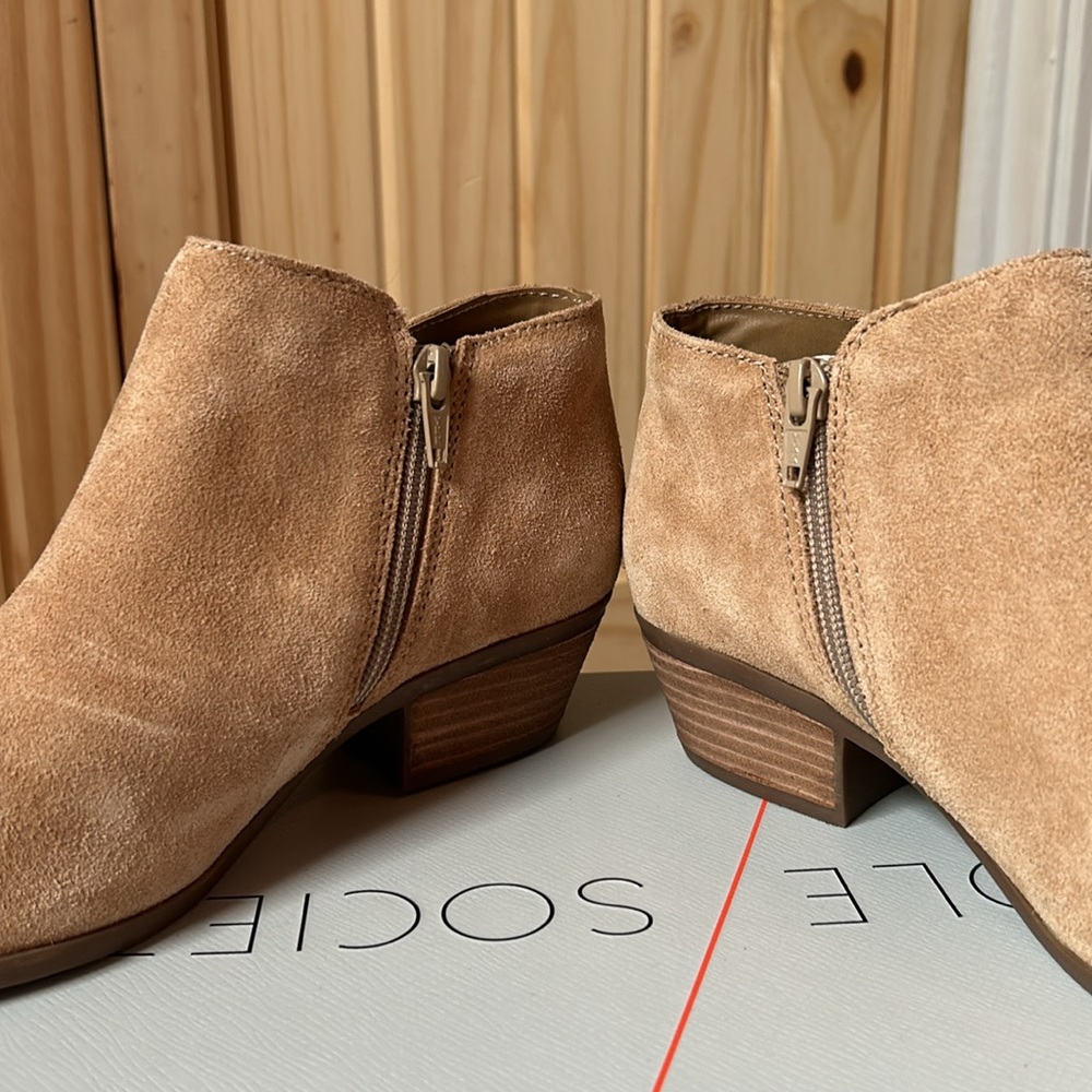 NEVER WORN G.H Bass Suede Ankle Boots Size 7 1/2 - Picture 5 of 6